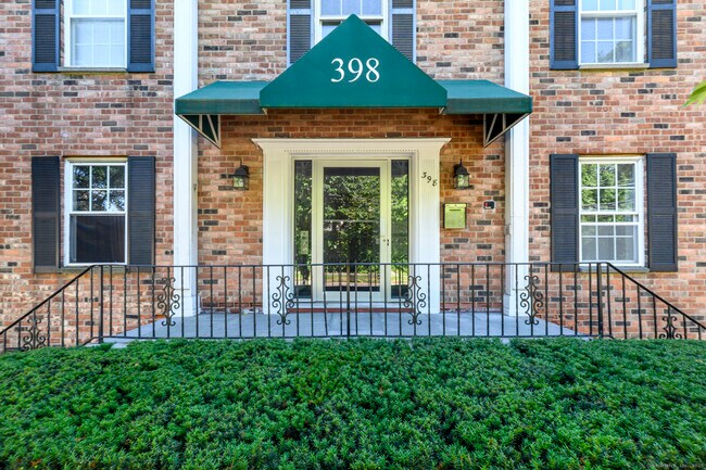 Building Photo - 398 Courtland Ave