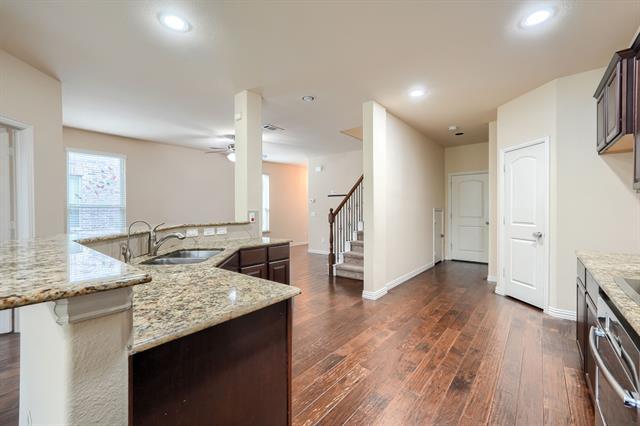 Building Photo - 875 Vaquero St