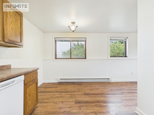 Building Photo - 215 S 18th Ave