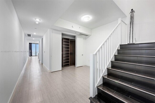 Building Photo - 1100 Biscayne Blvd