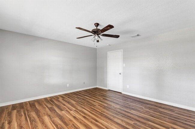 Building Photo - 2414 Chanay Ln