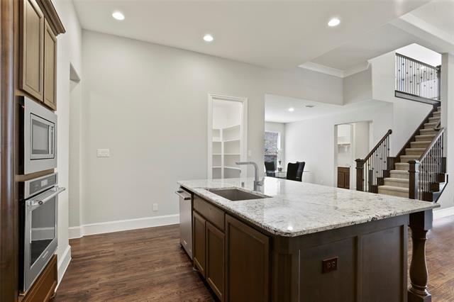 Building Photo - 821 Orleans Dr