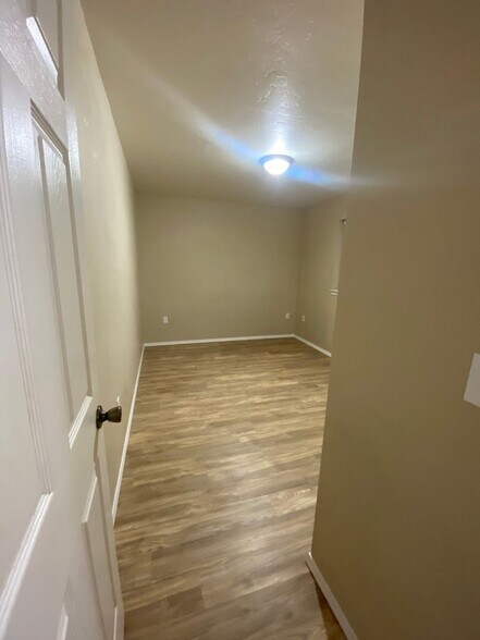 Building Photo - 310 S David St