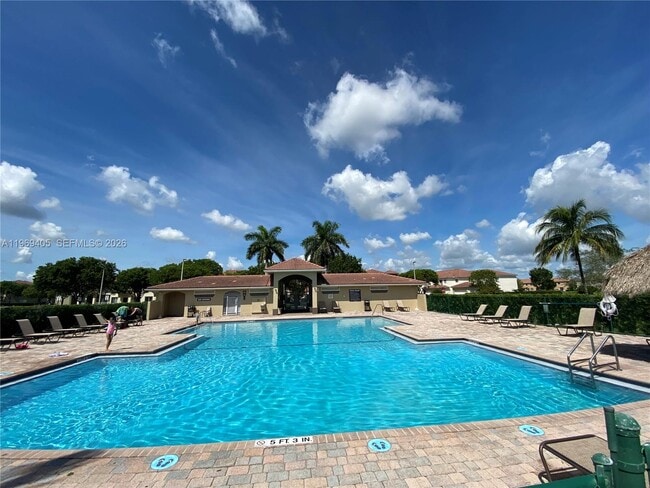 Building Photo - 1978 SE 23rd Terrace