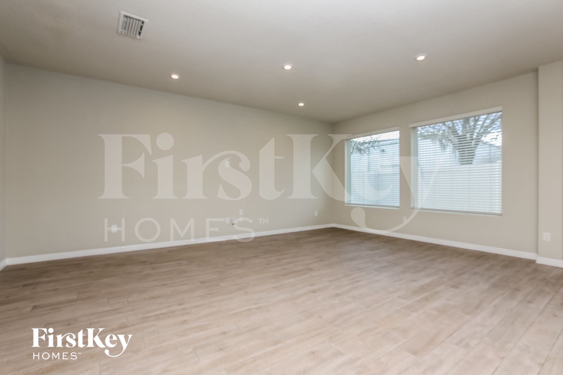 Building Photo - 2898 Gipper Cir