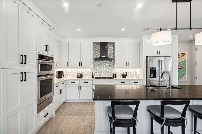 Building Photo - 1135 3rd Ave S