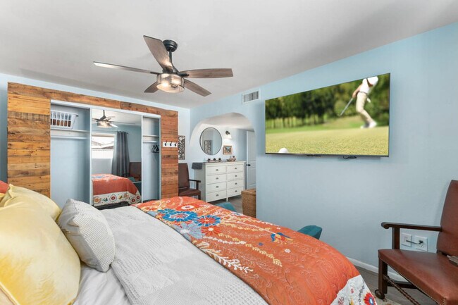 Building Photo - 11031 W Cumberland Dr