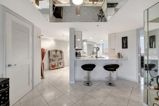 Building Photo - 3870 N Hwy A1A