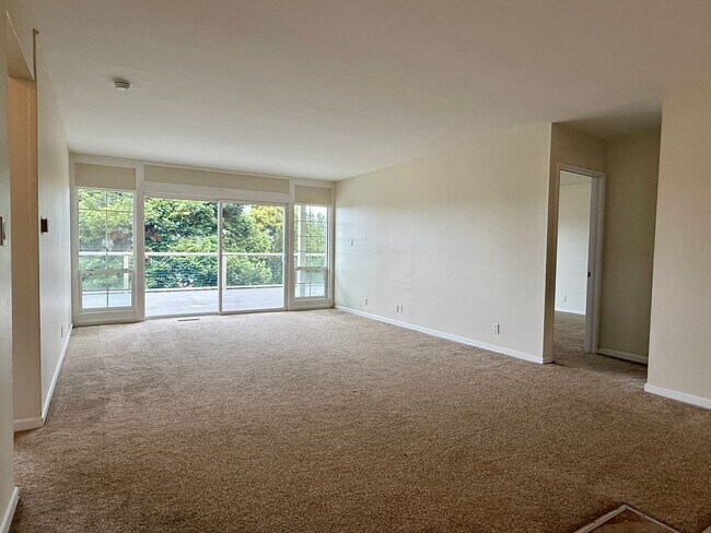 Building Photo - 142 Buchanan Dr