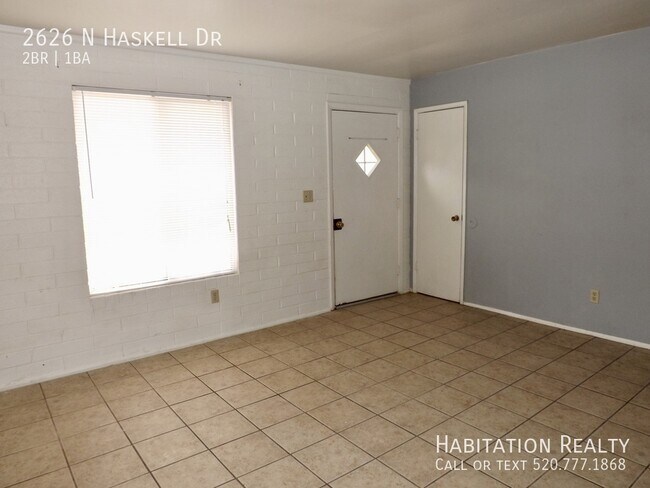 Building Photo - 2626 N Haskell Dr