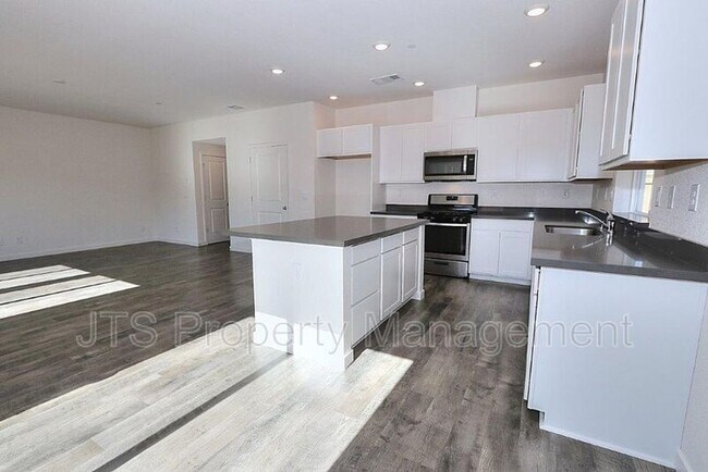 Building Photo - 716 Franklin St