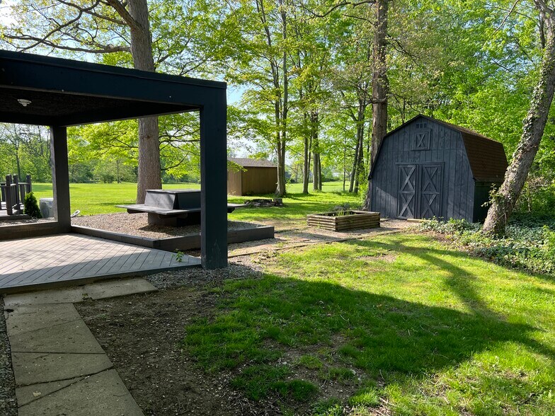 Exterior - 3295 Trumbull Ave