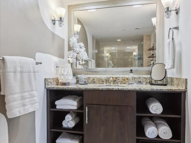 Building Photo - 2670 E Sunrise Blvd