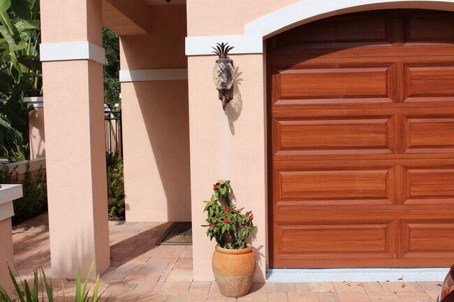 Building Photo - 3319 W Granada St