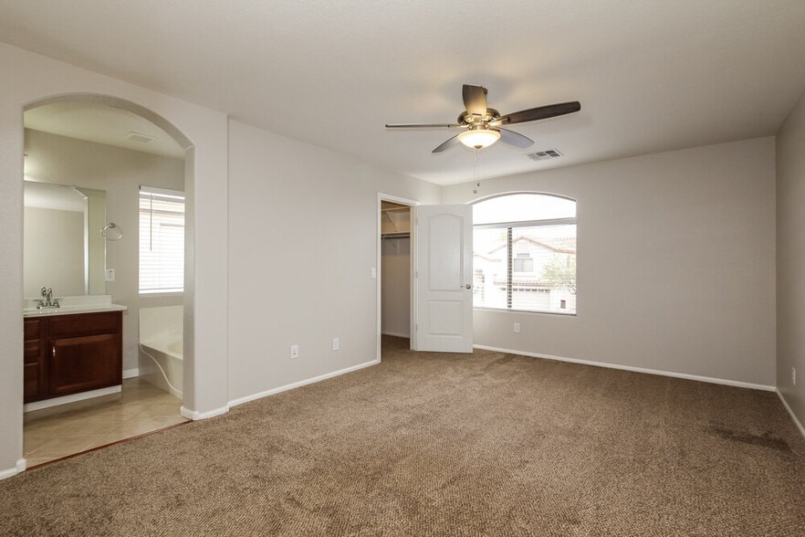 Building Photo - 5722 N 124th Ln