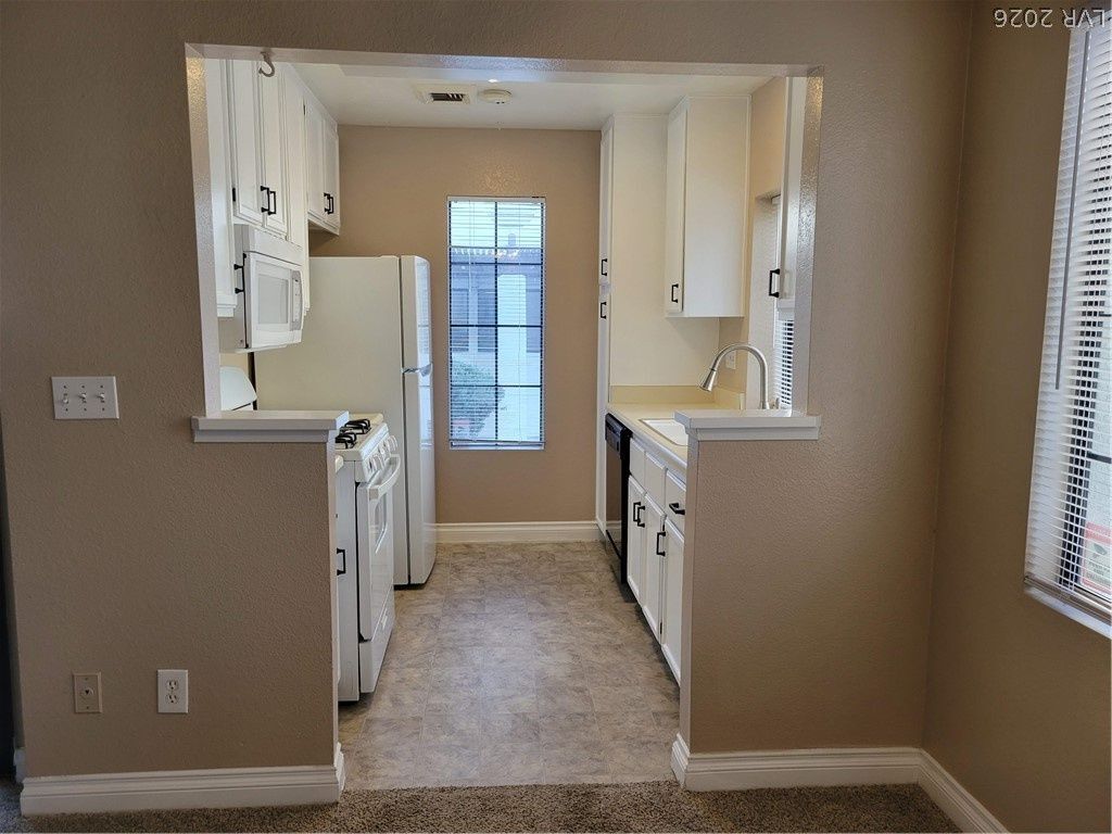 Building Photo - 4860 Nara Vista Way