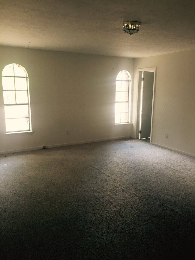 Building Photo - 3612 Livingston Road, Unit H