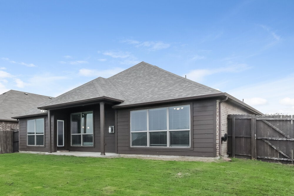 Building Photo - 1304 River Oak Ln