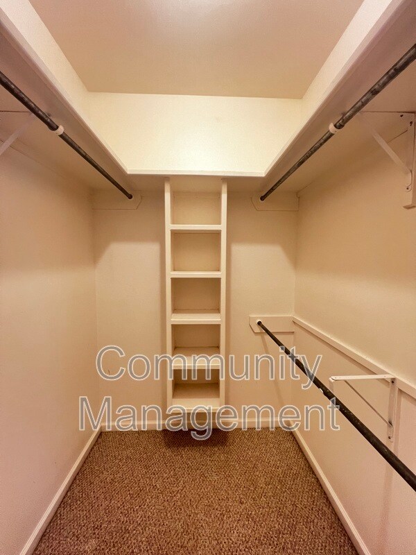 Building Photo - 6011 Riverbrook Dr