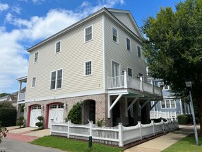 Building Photo - 9587 26th Bay St
