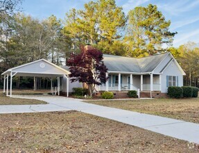 Building Photo - Adorable Three Bedroom Home in Lugoff SC