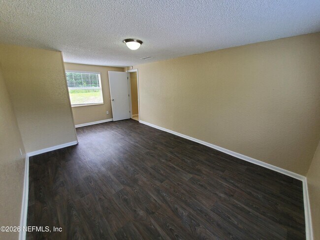 Building Photo - 2815 Brackridge Blvd E