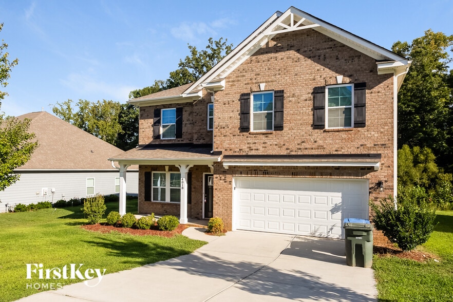 Building Photo - 4018 Martele Dr