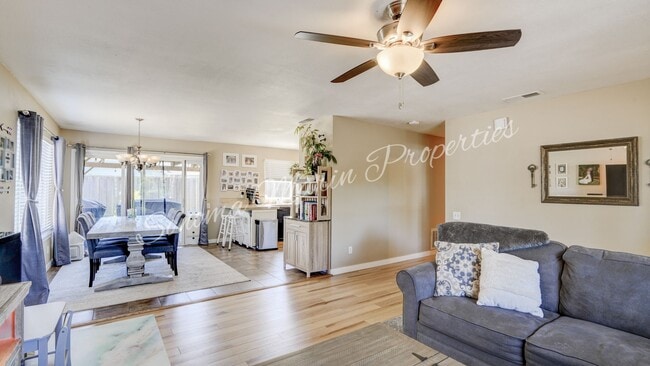 Building Photo - ~Beautiful Updated 4 Bed/2 Bath in Rohnert...