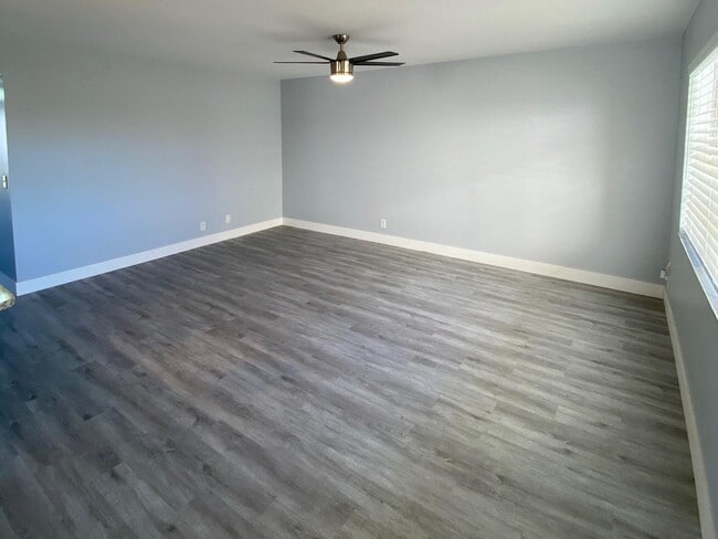 Building Photo - 428 Saxony Way