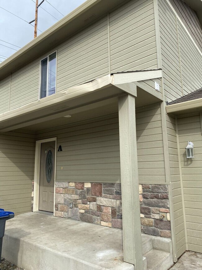 Building Photo - Moul309 (CWP)