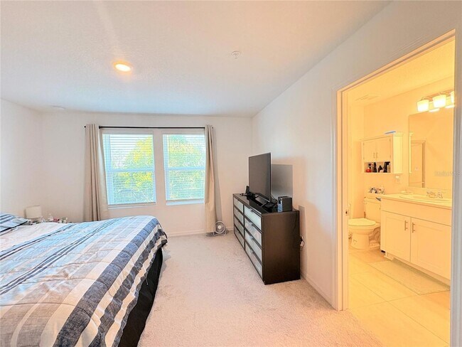 Building Photo - 5020 Revolutionary Wy