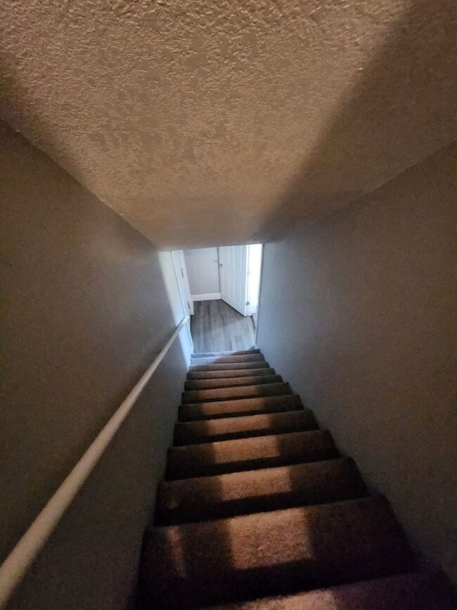 Building Photo - 2 Bedroom 2Bathroom House