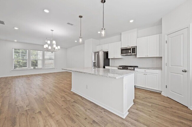 Building Photo - 2730 Harrison Dr