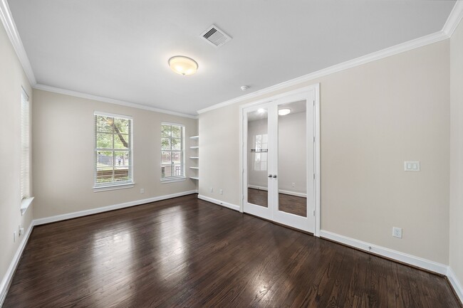 Building Photo - 6606 Toledo St