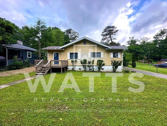 Primary Photo - Charming 1930's 3-Bedroom Cottage in Mulga...