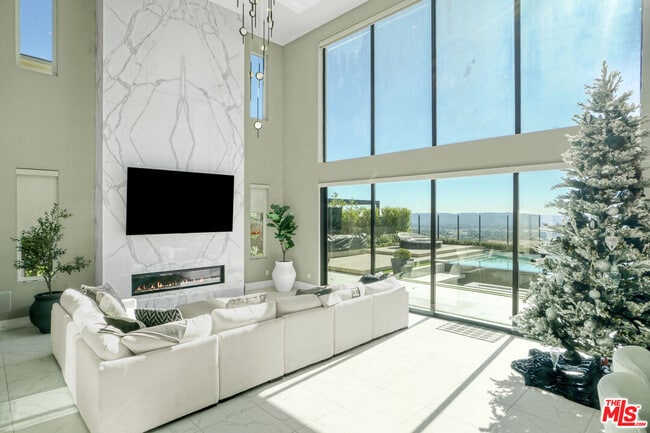 Building Photo - 20306 Willoughby Ln