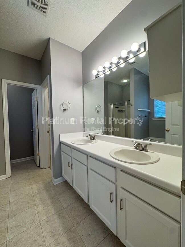 Building Photo - 231 Beckenham Ln