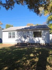 Building Photo - 210 Brookwood Dr