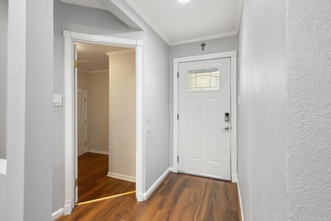Building Photo - 4823 Blue Heron Dr