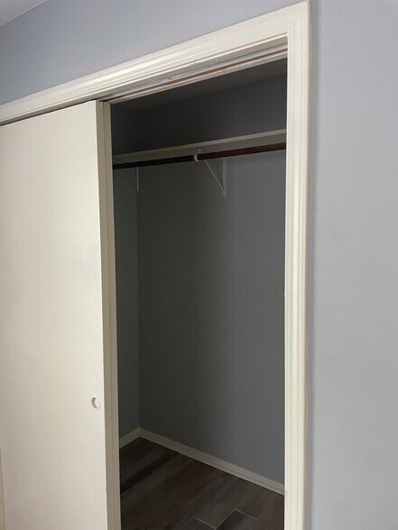Large closets - 3646 Spottswood Ave
