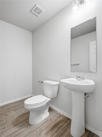 Building Photo - 933 Dressage Dr
