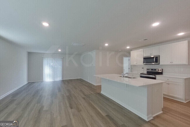 Building Photo - 112 Overstreet Way