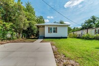 Building Photo - Recently updated cozy 2 bed/1 bath, single...