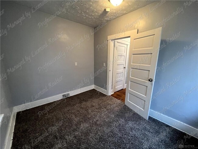 Building Photo - 44 Bluecrest Ave