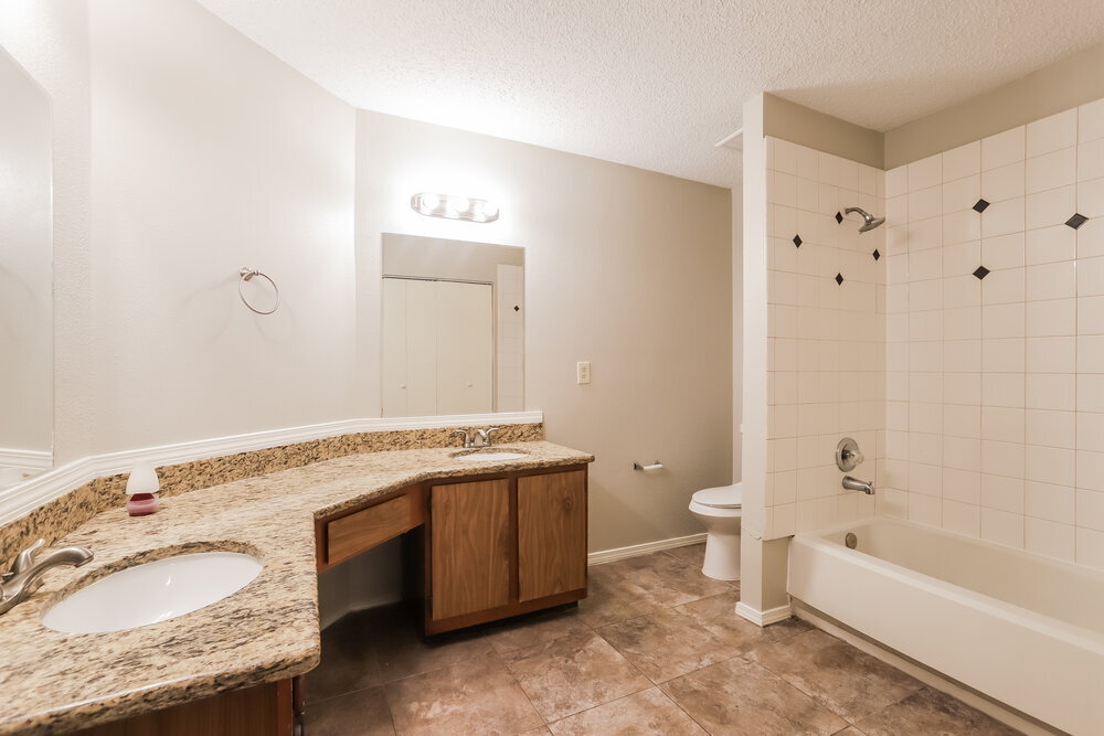 Building Photo - 6395 Crossway Dr