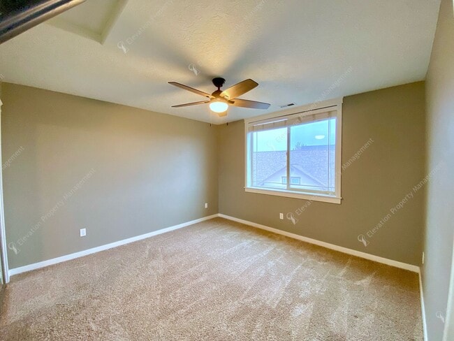 Building Photo - Designer 4BR- 2BA Home by Dry Canyon Park
