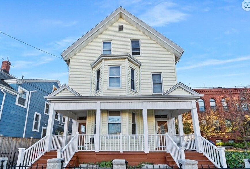 Building Photo - 17 Wyman St