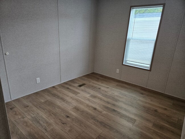 Building Photo - 2121 Panhandle Rd