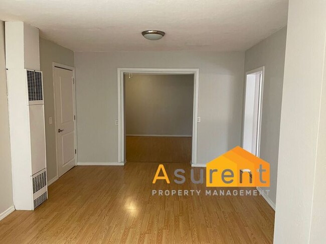 Building Photo - Great 1 bed 1 bath available Now!