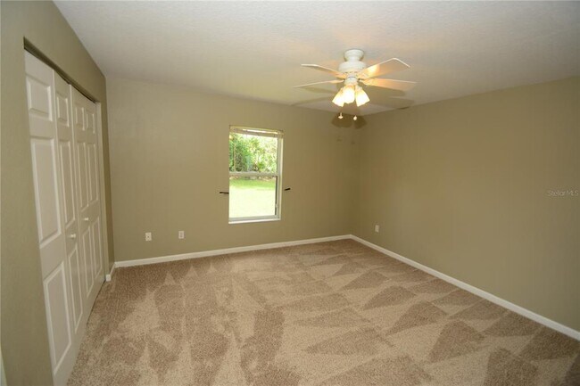 Building Photo - 37 Eton Ln